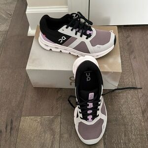 ON running new with box women’s size 8.5